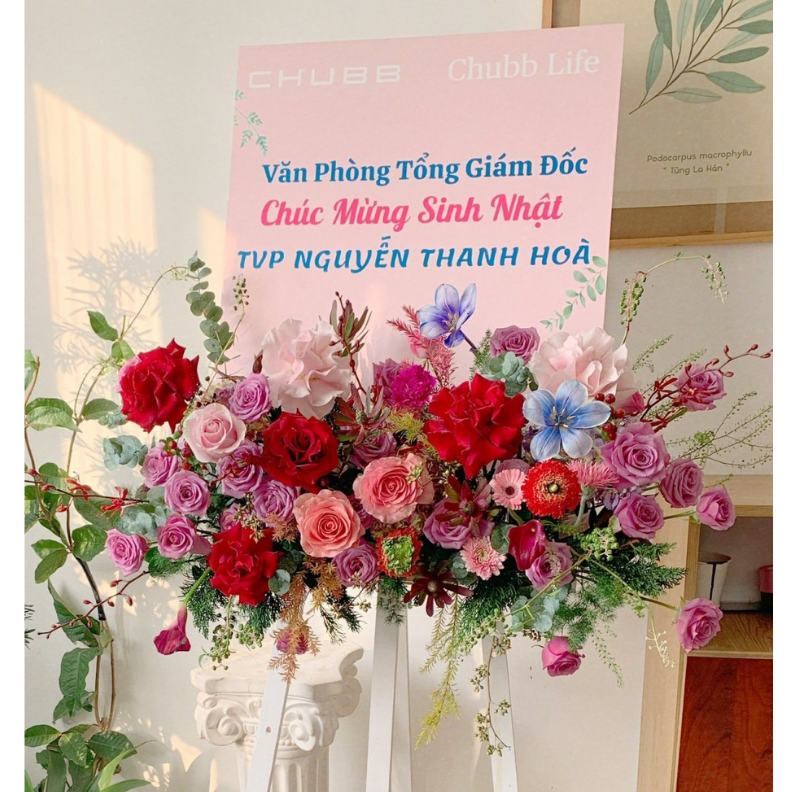 Kệ gỗ tone đỏ